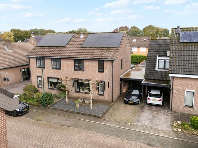 Torenvalk 64, Bunschoten-Spakenburg