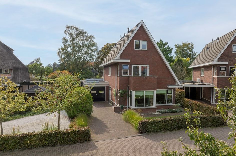Burg Gratamastraat 8