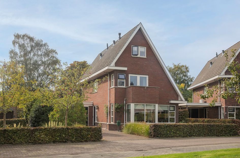Burg Gratamastraat 8