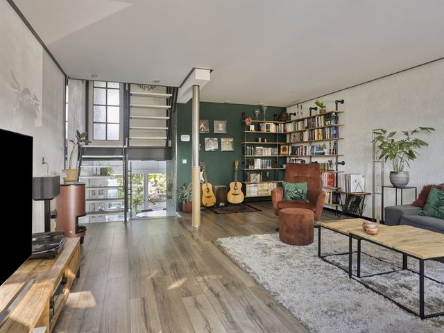 Baljuw 79, Hoorn