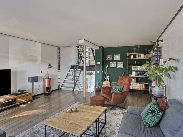 Baljuw 79, Hoorn