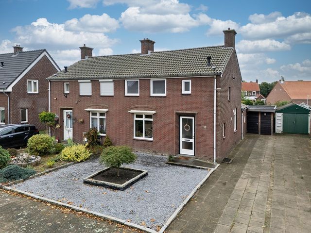 Dr. Poelsstraat 18, Maasbree
