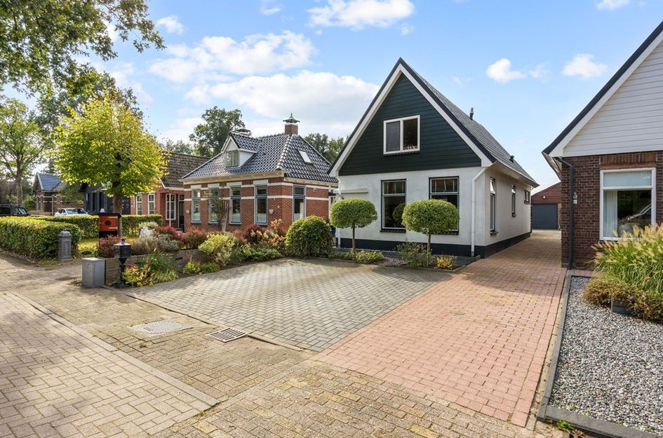 Van Akenwei 49