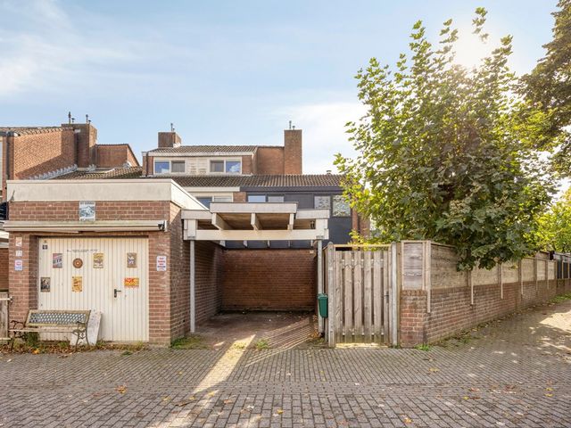 Langdonk 75, Breda