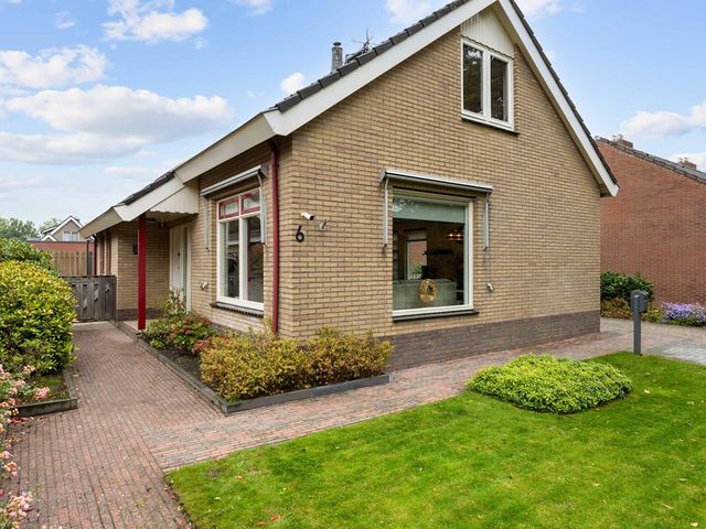 De Stoeken 6, De Wilp