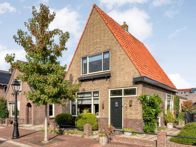 Burg van Riemsdijkstraat 18, Gramsbergen