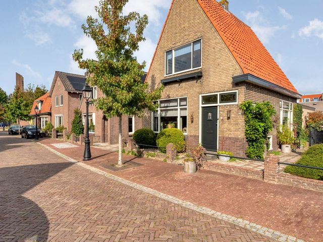 Burg van Riemsdijkstraat 18, Gramsbergen