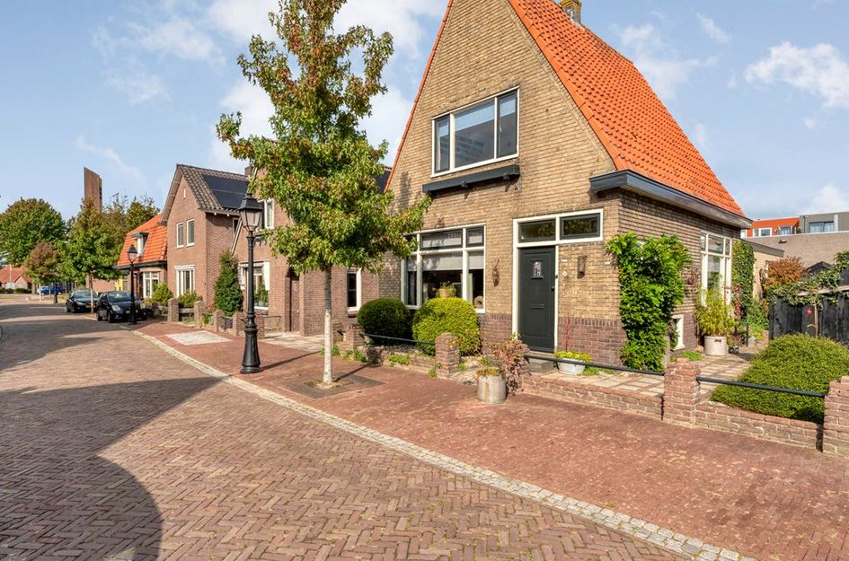 Burg van Riemsdijkstraat 18