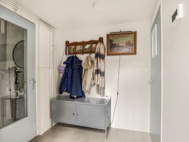 West 37, Hoorn
