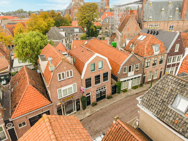 West 37, Hoorn