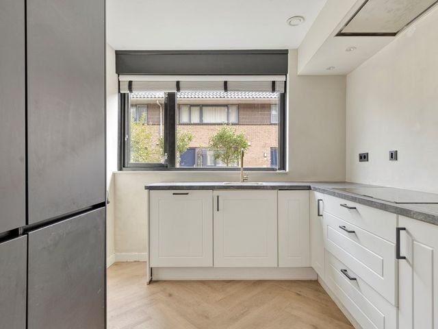Duizendschoon 43, Hendrik-Ido-Ambacht