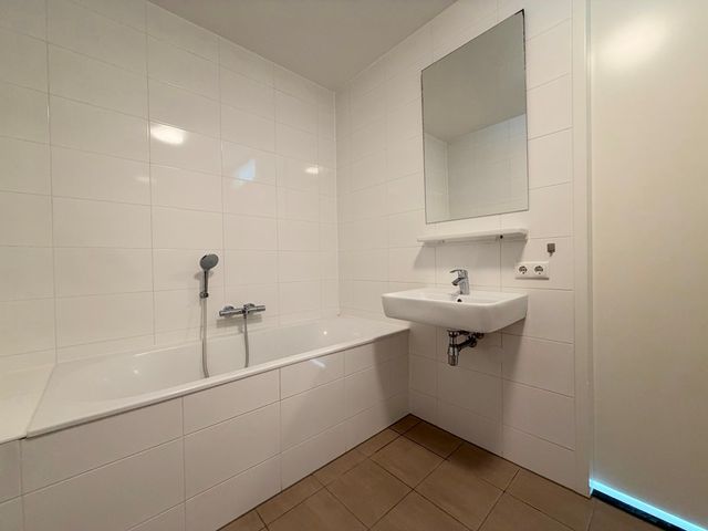 Escamplaan 868U, Den Haag