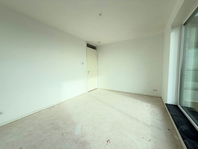 Escamplaan 868U, Den Haag