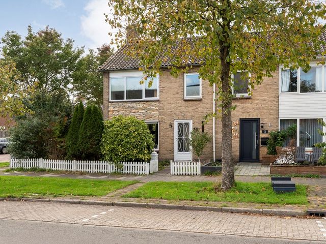 Baarlelaan 36, Hoogeveen