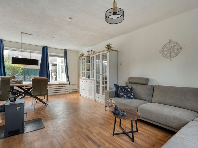 Baarlelaan 36, Hoogeveen