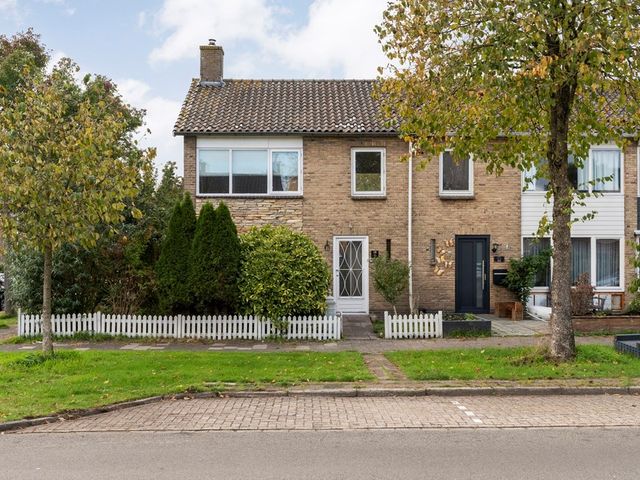 Baarlelaan 36, Hoogeveen