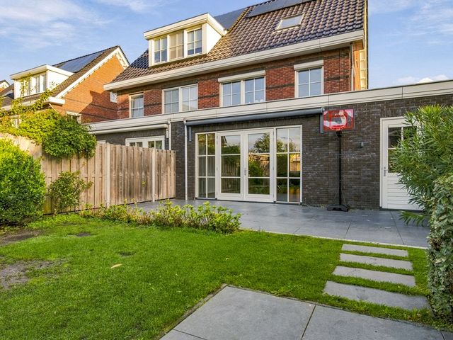 Tusschen beide Wegen 3, Rijnsburg