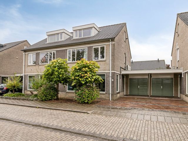 Meester Ceelensingel 23, Rosmalen