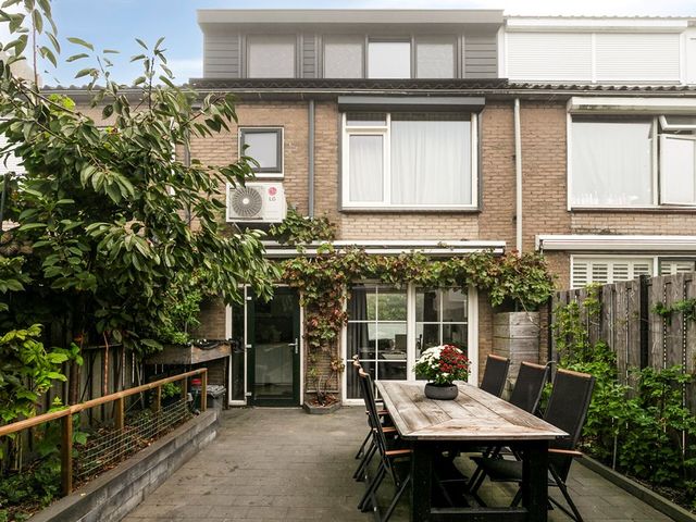 Prins Bernhardstraat 5, Arkel
