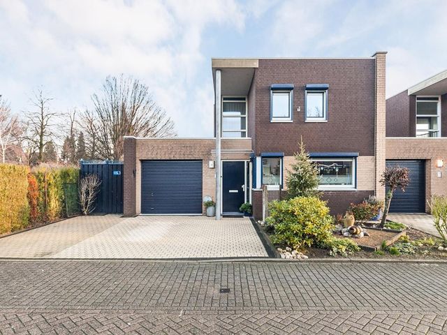 Neerbeekerhof 57, Beek