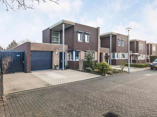 Neerbeekerhof 57, Beek