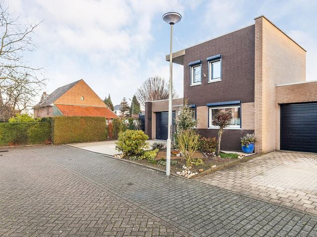 Neerbeekerhof 57, Beek