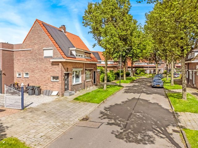 Esdoornstraat 5, Geleen