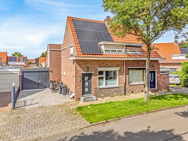 Esdoornstraat 5, Geleen