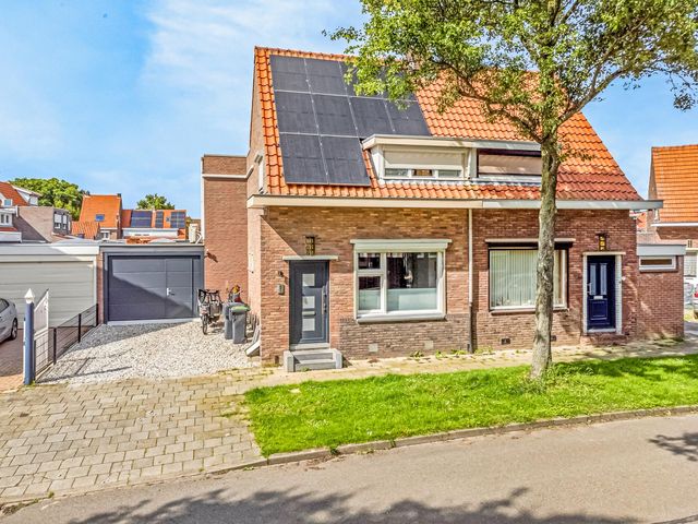 Esdoornstraat 5, Geleen