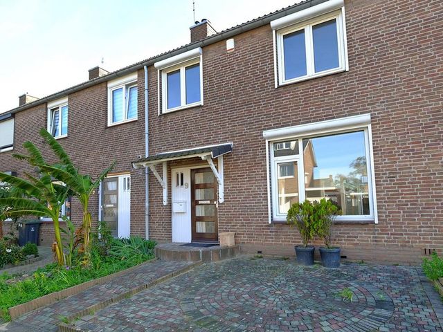 Pater Vaessenstraat 9, Hoensbroek