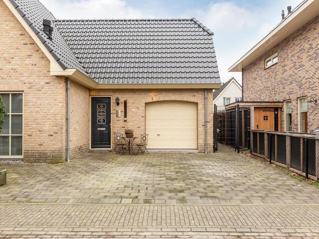 Dagobertstraat 1, Almere