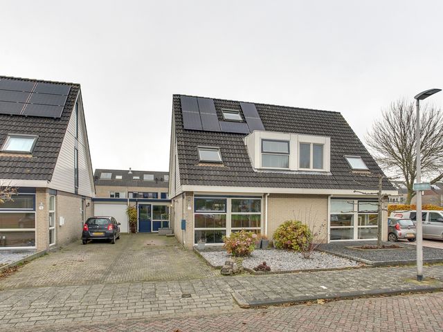 Carolusgulden 17, Dronten