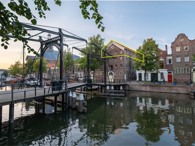 Taansteeg 8, Schiedam