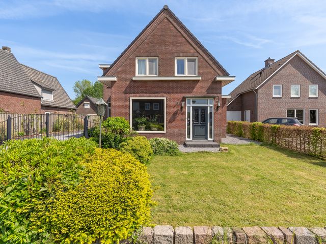 Grotestraat 17, Vierlingsbeek