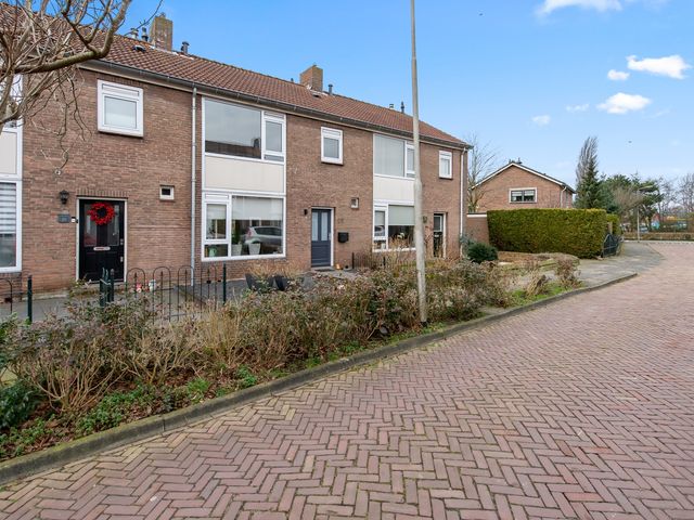 Wethouder Zonneveldstraat 21, Uitgeest