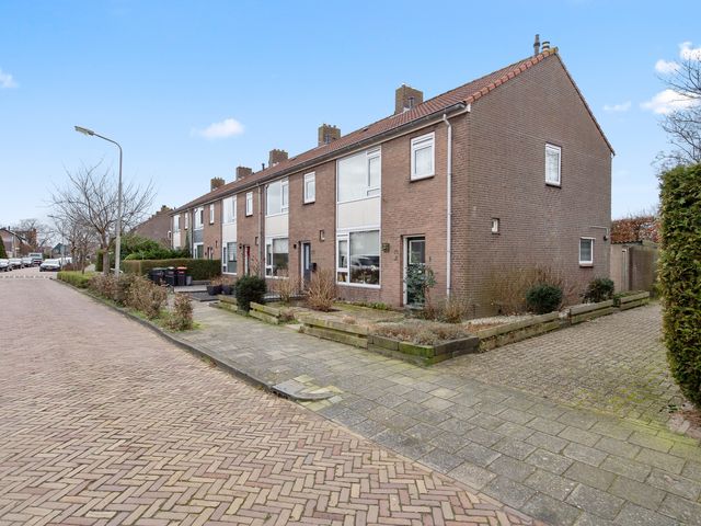 Wethouder Zonneveldstraat 21, Uitgeest