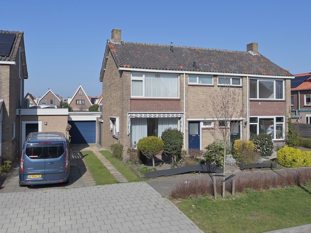 Prins Bernhardstraat 12, Uitgeest