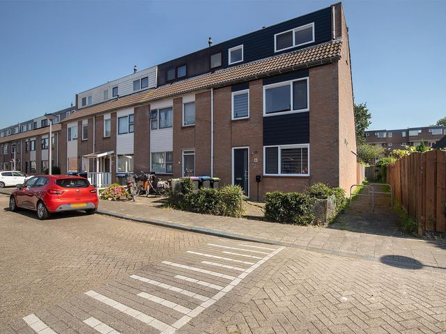 Mosterdzaaddreef 2, Spijkenisse