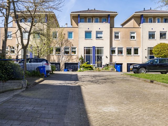 Hof van Azuur 30, Delft