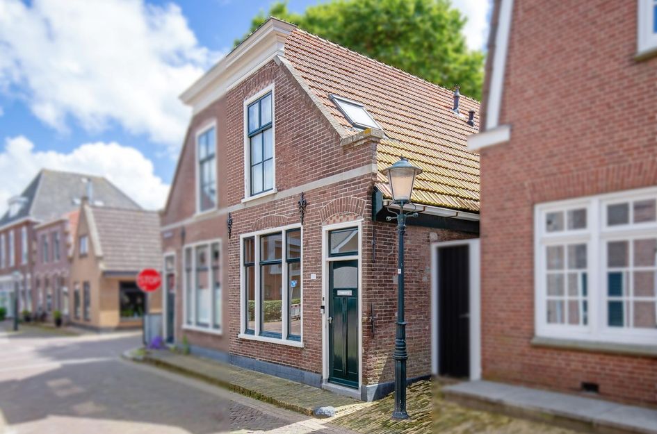 Warmoesstraat 24