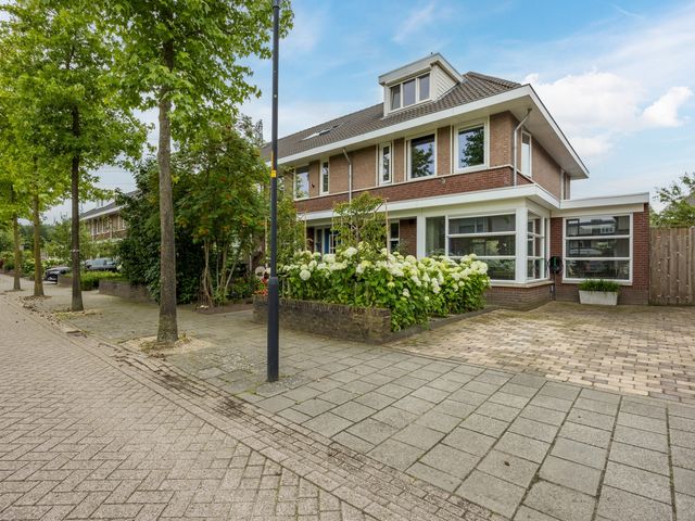 Bloemenstraat 15, Bemmel