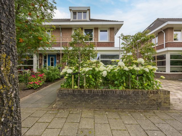 Bloemenstraat 15, Bemmel