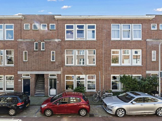 Rhododendronstraat 82, 'S-Gravenhage