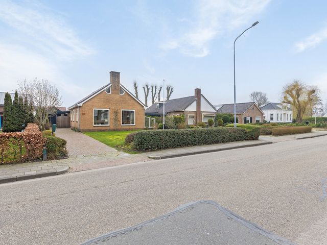 Hoofdweg 115, Wagenborgen