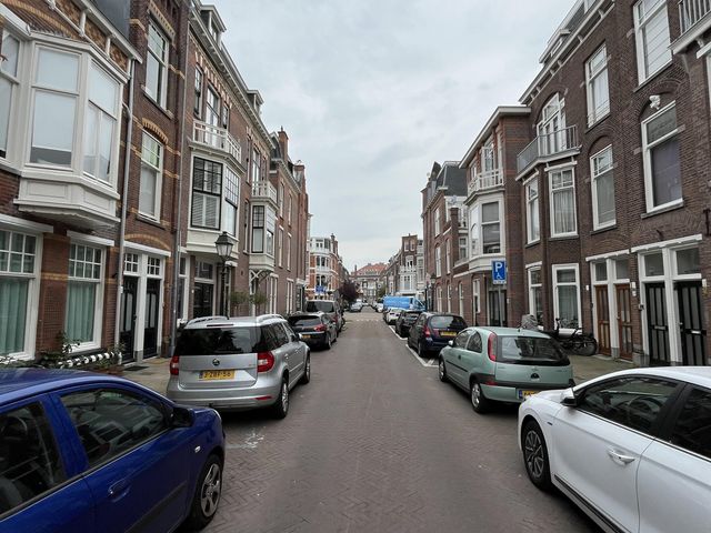 Van Loostraat 37, Den Haag