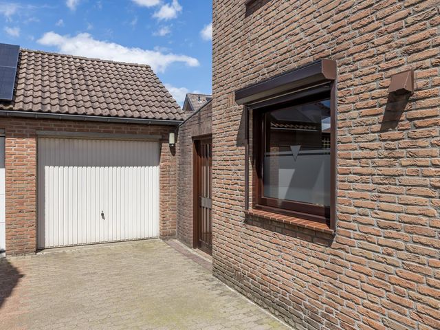 Pater Pelzersstraat 31, Obbicht