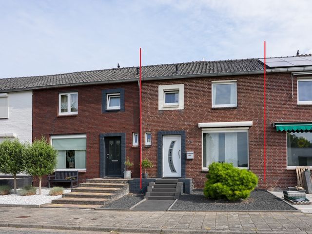 Weijenbergstraat 63, Hoensbroek