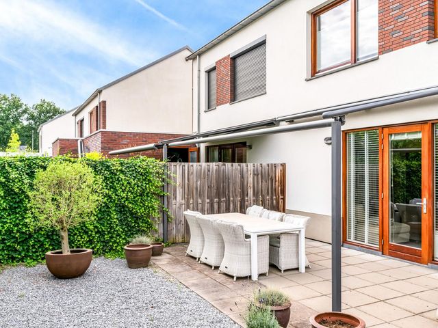 Lisa Dahmen - Ottenheijmstraat 26, Roermond
