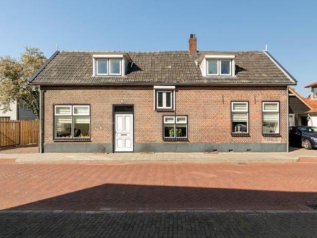 Burgemeester Posweg 32, Brakel