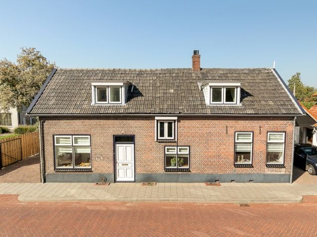 Burgemeester Posweg 32, Brakel